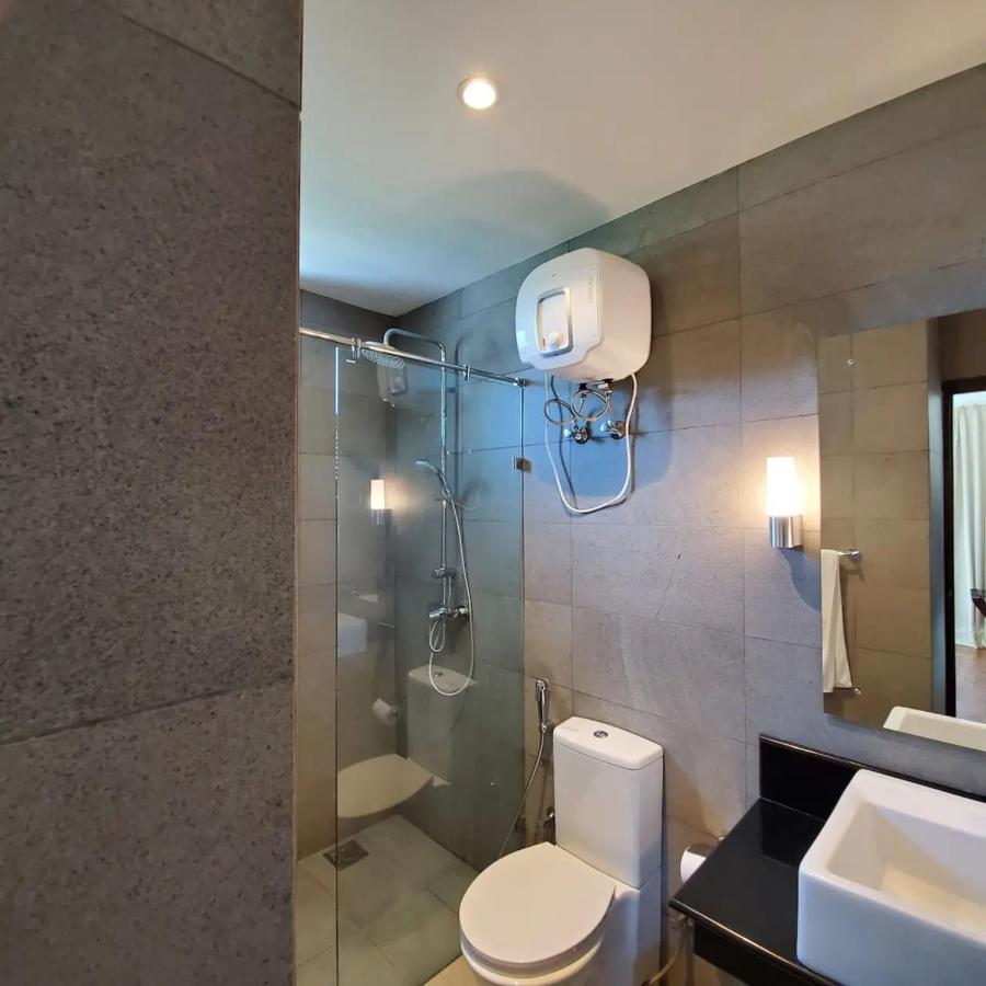 Trincomalee Ocean Front Condos Exterior foto